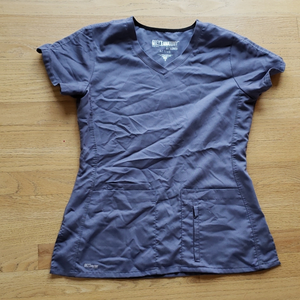 Greys anatomy scrubs in grey